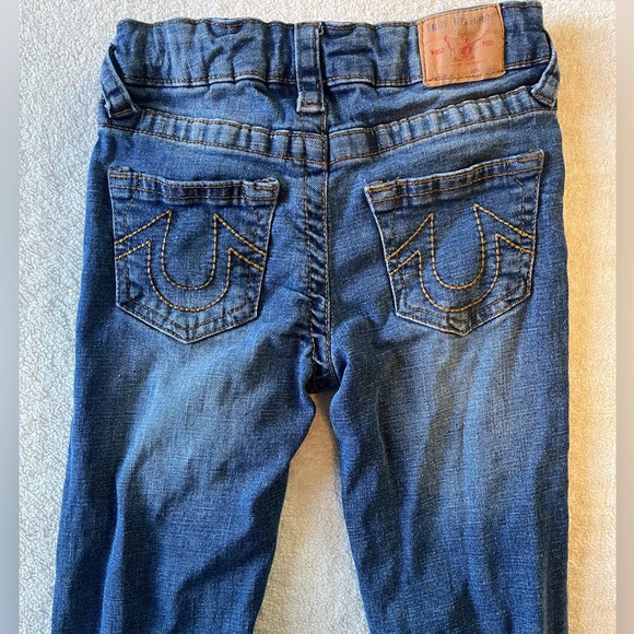 True Religion Relaxed Slim cut jeans, kid size 6 unisex - Picture 6 of 7